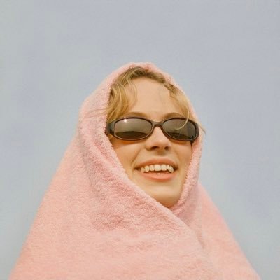 sintethizer's profile picture. just another one in this social network.