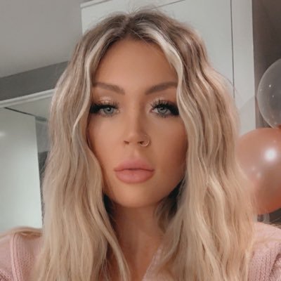 adorealexa's profile picture. 