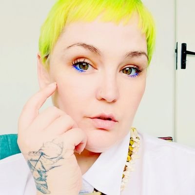 tudocompimenta's profile picture. Mais uma forma de procrastinar na vida...
🏴♀️🌱🌈
Na dúvida coloque pimenta.