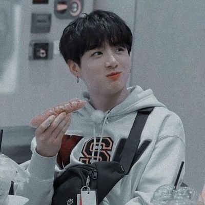 armyforever2196's profile picture. hola! soy army💜✨