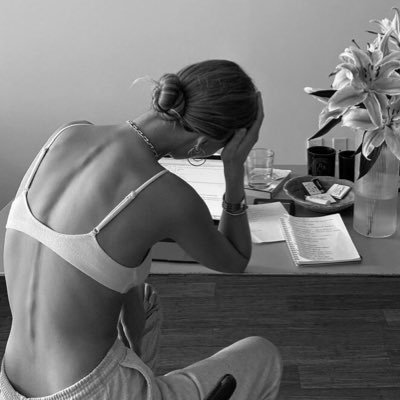 ESTHESTIQUE's profile picture. la vie en images