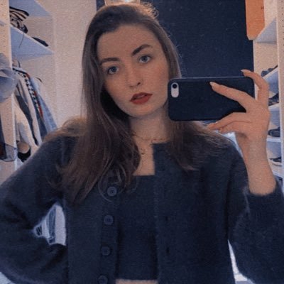 SimgeSukur's profile picture. 