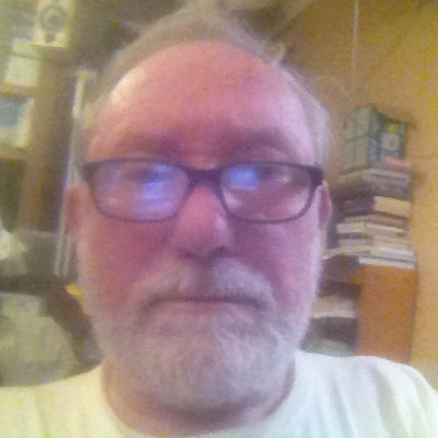 lindsay_swift's profile picture. Animal magnet, love all creatures, retired vet. 2 adult sons, 1 grandson.