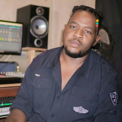 Web Developer / Musician / Producer / Mixing & Mastering engineer...for bookings, and studio sessions contact: +265 994079393 or email djhoodieking@gmail.com