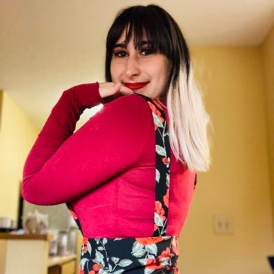 sashslaysxoxo's profile picture. UA 2020 • Boston • ♊️ • 💁🏼‍♀️ • ✡️ • ΑΦΩ • Miloꨄ