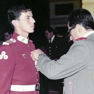 General de Brigada, expulsado de la Guardia Nacional en 2003 por defender a Venezuela y a su pueblo, perseguido y exiliado, pero orgulloso de su destino.