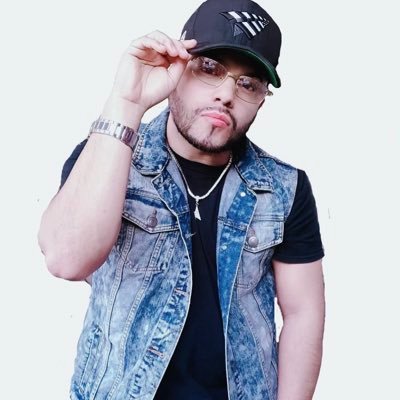 Artista Urbano de Las Vegas/Twitter Oficial de @WillexMusik Para Bookings willexmusik@gmail.com - Instagram @WillexMusiik