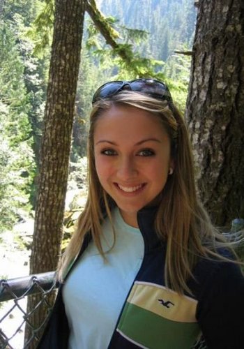 JhunnieAquino's profile picture. Love cooking for me and my kids! I'm a woman who is both active as a mother and a wife! :)