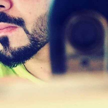 “إحترامك للناس لا يعني حاجتك إليهم ولكن مبدأ تتعلمه من دينك وتربيتك، كن ثرياً بأخلاقك كبيراً بتواضعك.”