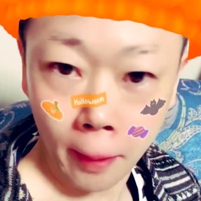 Daigo7daigo43's profile picture. 大阪市内で在日外国人の在留資格に関する申請手続や許認可の相談、関係書類の作成📄などをしている行政書士です〜。 海外旅行、とくに欧州方面で歴史的遺産、遺物のあるところが大好きです〜😂 #歴史 #ネコ #行政書士 #ビザ #金髪美女 #世界遺産 #西洋近世史 #Napoléon #tactics #氷河期世代