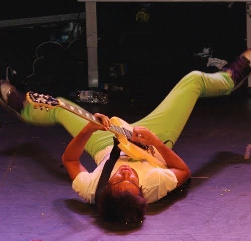 Fã clube @StyloRestart_ , since 17/02/2011.
Se vc gosta do Stylo Da Restart FOLOW-ME..
Dono:@souvinicius_  ░░