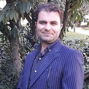 درسم سیاست؛ کارم رسانه؛ زندگی ام در جستجوی معما.