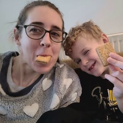 Lizzy47292898's profile picture. 