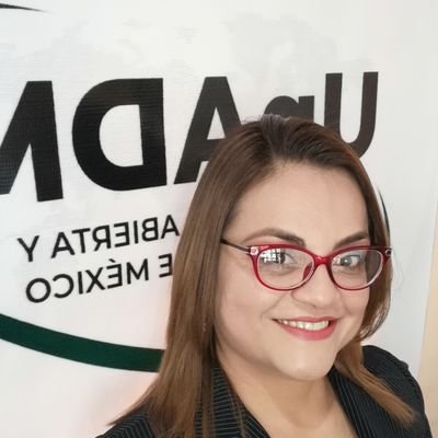 Mujer, mamá, amiga, compañera de trabajo que entrega lo mejor de sí misma, se reta todos los días, dedicada, disciplinada que hace su mayor esfuerzo, sin temor