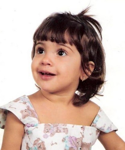 Feito no dia 28/02/2011 em homenagem a minha eterna diva @lariis__ Oficializado pela propria @lariis__  no dia 02/03/2011