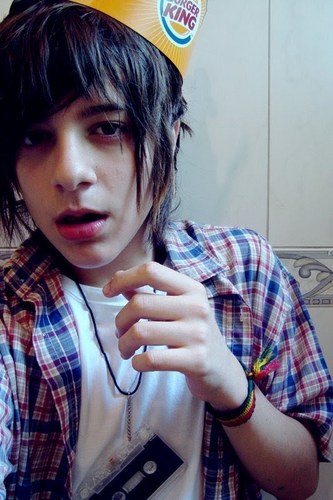 sou emo mesmo , qual é o problema? *-*