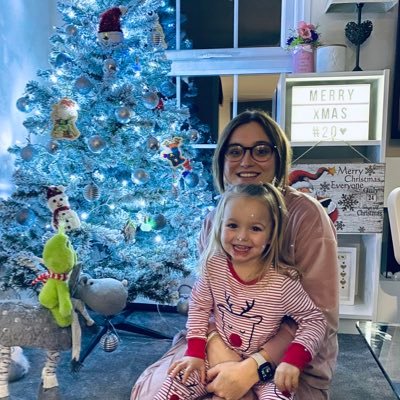 LarnaBarney's profile picture. my little family - benny and dolly💗