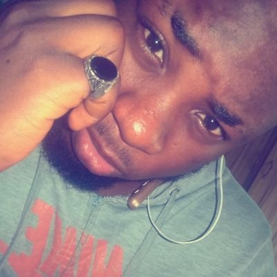 *am kuji eve attah
*Sapphire 💎*Virgo ♍*creative🎀*september_king👑*programming freak🖱*mechatronics eñgr 🔧*chess_lover♟️♟️*Anime freak*Music lover🎼🎶.