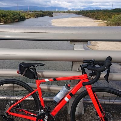 友人に薦められてロードバイク始めました。(Cannondale CAAD13:2020年10月~、YONEX Carbonex HR:2022年1月~)、絶景を走るのが好きです!
(※無言フォローすみません..)
#KINANRacingTeam
#YONEX
#ポガチャル
#BZ
#ヨーキー