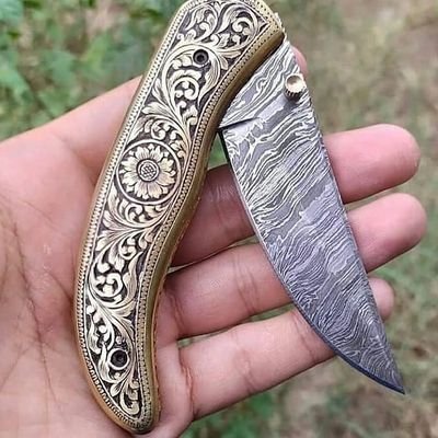 we make all kinds of Custom Handmade knives, swords,Cheaf sets and blank blades. contact us for custom order. base in pennsylvania USA 🇺🇲 . free shipping