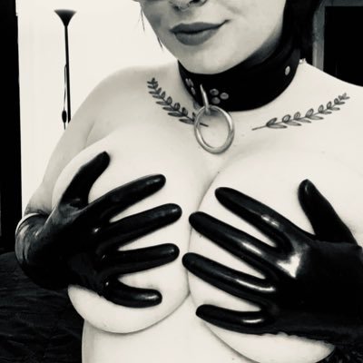 🎀 professional slut 🎀 voted biggest titties in punk 🎀 Venmo/cashapp: Jennifer6669 💕Subscribe to my Onlyfans! 💕