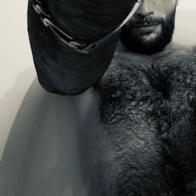 XDarkw7's profile picture. Interdit au -de 🔞HairyBoy’s couple🤪🐻🔞