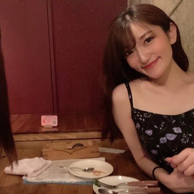 母子家庭でビンボー育ち(´•̥̥̥ω•̥̥̥`)⇒介護職に就くもブラックすぎて欝病になり退職⇒スーパーでパート⇒今の現状を変えたいと思い、ネットビジネスに出会う⇒3ヵ月で月収100万円達成✨
時間とお金が自由になってフリーダムガールに💞
私の様に現状を変えたいと思っている人を無料でサポートしてます💪