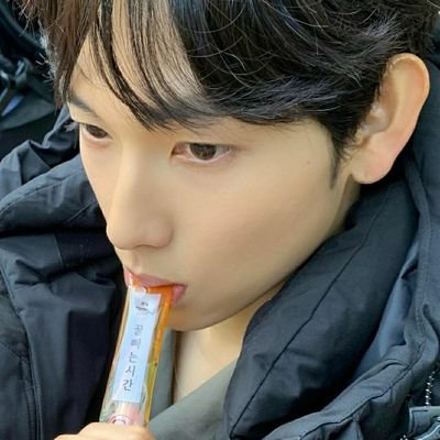 BRUNCH_HSWSH's profile picture. 둘이 사귀는 것을 진지하게 믿는 사람 1