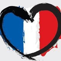 Infirmière à plein temps 🏥👩‍🔬 ! Bretonne et fiere de nos galettes :p 
#TeamFatiguée #TeamHopital💉 #TeamMélenchon
Française et fière de l'être ! 🇫🇷🇫🇷🇫🇷