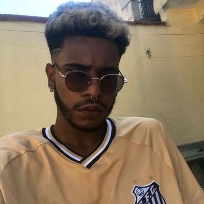 a burguesia será destruída. paz entre nós, guerra aos senhores! ☭ nascer, viver e no @santosfc morrer é um orgulho que nem todos podem ter 🏳️🏴