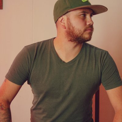 Alfre_Verde's profile picture. Soy de los cerros y las calles de Valparaíso, hincha fanático de Santiago Wanderers y orgulloso de ser Porteño.