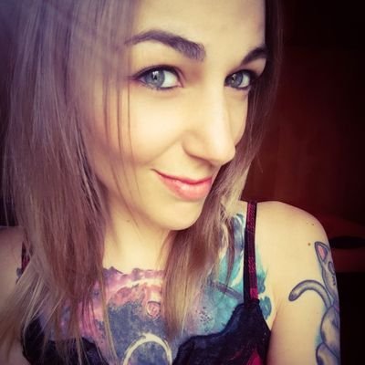 video games, ink, metal music and horror movies. hEDS 🦓.
IT consultant and translator