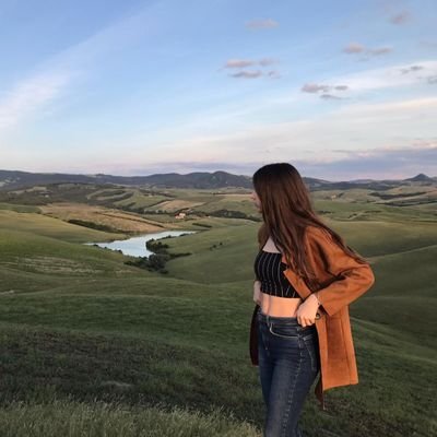 ElenaRenieri's profile picture. Stay soft, it looks beautiful on you