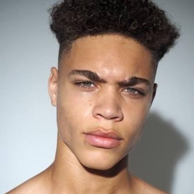 Hichamrahmani14's profile picture. نياك لي كوبل والمتحررات كلبات كلشي لاكن بحترام علاقه راقيه