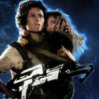 #superlesbian 🧙🏻‍♀️🧬🇮🇪 ‘Ripley’ as in “get away from HER you twits!” and not Ripley’s believe it or... get cancelled. Pronouns: Xe/No/Morph