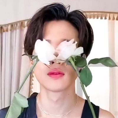 Live_so_love's profile picture. The house that you live in, don't make it a home.
And feeling lonely, doesn't mean you're alone. 🌼🍃