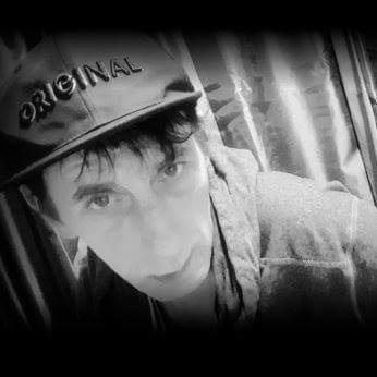 AndrewDK's profile picture. The original