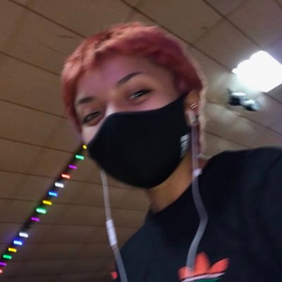 amsstinky's profile picture. I just work here, idk.