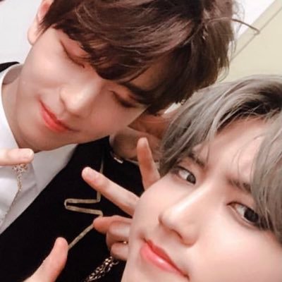 #한지성 : reacted with 🥰 to: seungmin #김승민 : reacted with 👍 to: jisung || she/her || 23 || fan acc