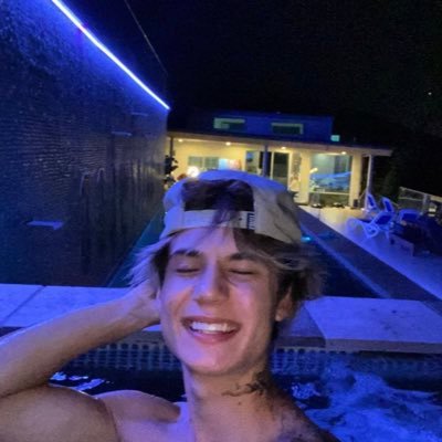 fruityjaden's profile picture.