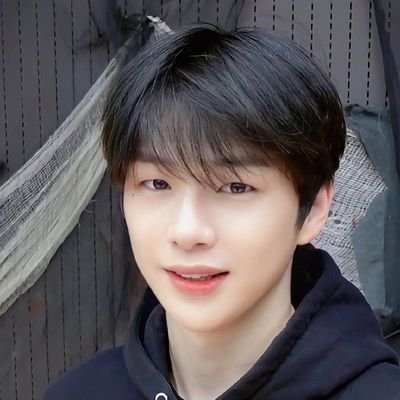 강다니엘을 참 좋아해요.