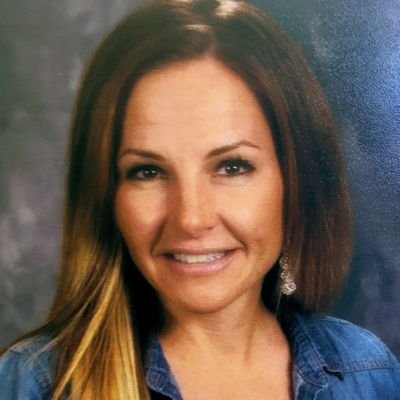 Wife 👩❤️👨Mother of 5❤️ 3rd Grade Teacher 🍎Travel Softball Coach🥎