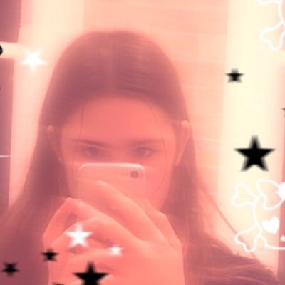 nicoleluciam's profile picture. she/her