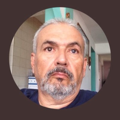 Venezolano, Caraqueño, Caraquista, Bolivariano, Hijo de Vicenta y Anselmo, Padre de Dionel, Julio y Melissa, Abuelo de Nicole, Veronica, Fabián, Aarón y David