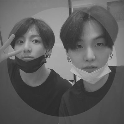 fan account. ONLY @BTS_twt and ARMYs 💜
OT7💖. A PROUD BTS ARMY. a human. https://t.co/kAVLmJp2dX