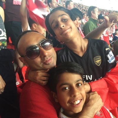 Creative Director, Marketeer, Entrepreneur, Gooner, Movie Collector, Vinyl DJ, Dad to 2 +1 Blue Staff, Love Guinness, Single Malt, Coldplay, Hate Mice