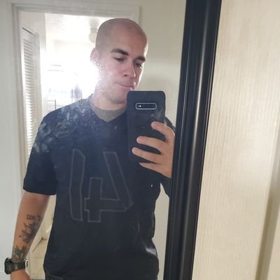 love sports, tech, and currently studying cyber. On Imgur and am just starting Twitter