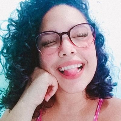 24, leonina, leitora, e infiltrada comunista diretamente por lula.