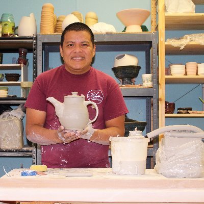 I am a Nicaraguan artist living in Minnesota making ceramic pottery.