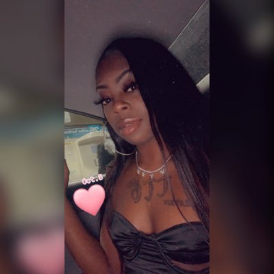 Yees_IDidThat's profile picture. #LongLiveBudder 💜🕊🌹#LongLiveDeeDee 💙🕊🌹